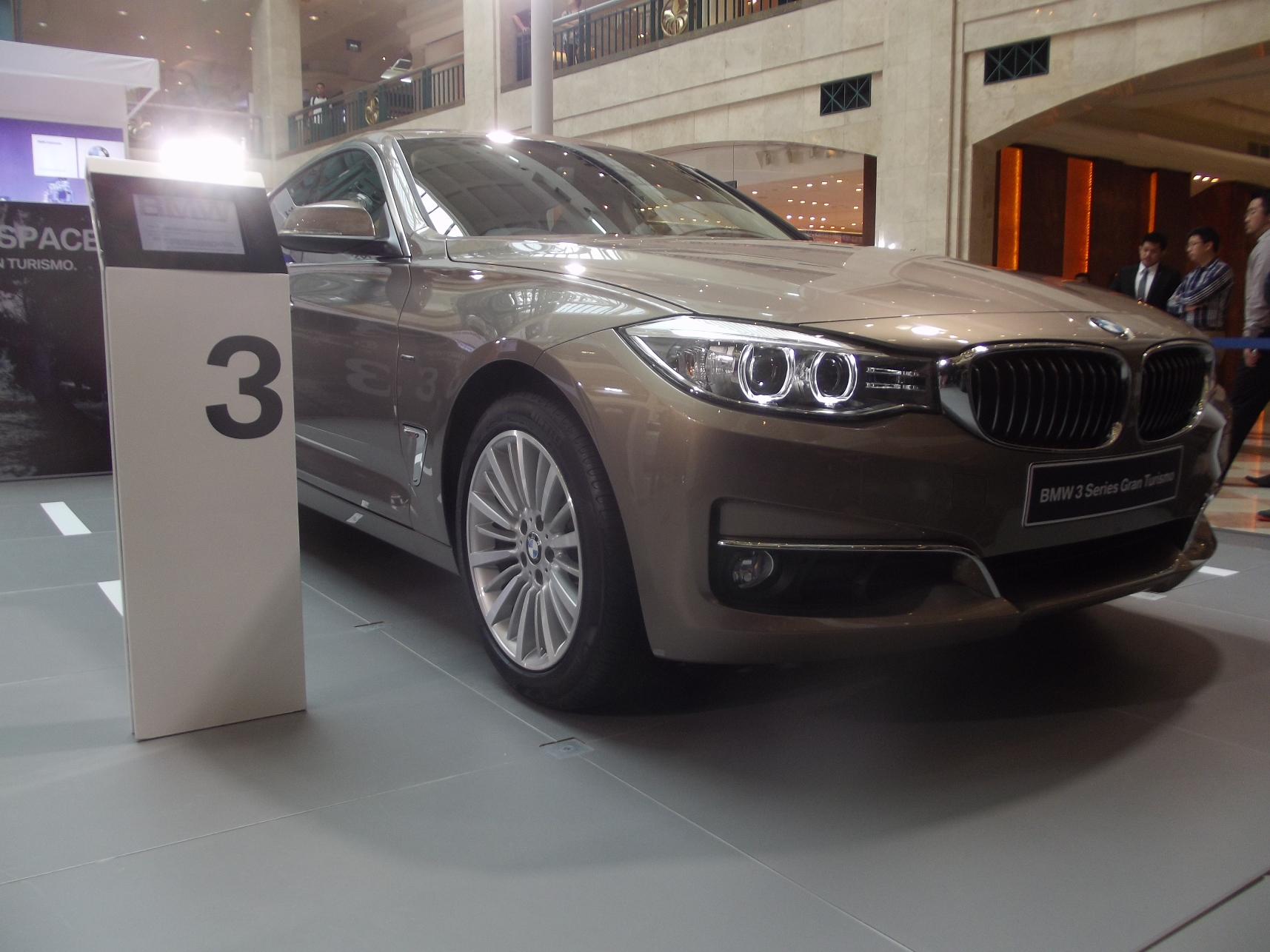 BMW 320i Gran Turismo Luxury