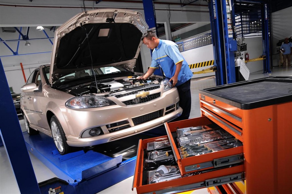 Montir (photo by chevrolet)