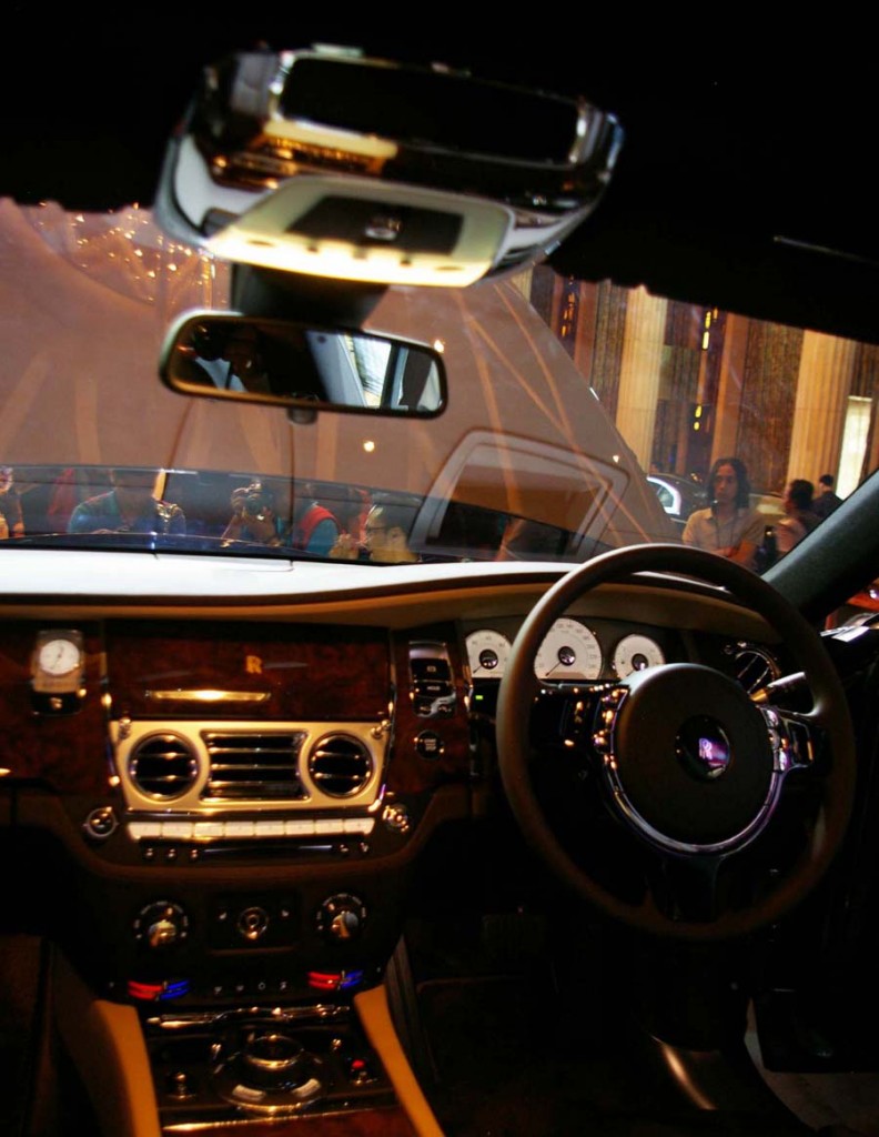 INTERIOR1