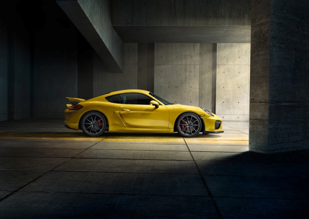 Porsche cayman gt4  side