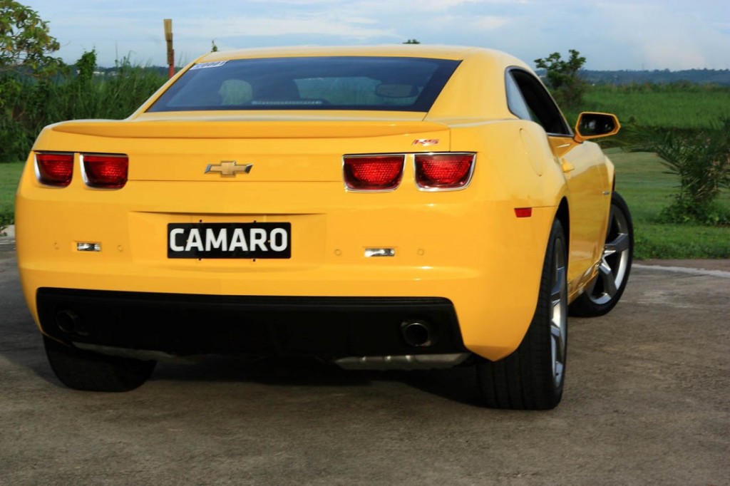 Chevrolet Camaro - Dari Belakang