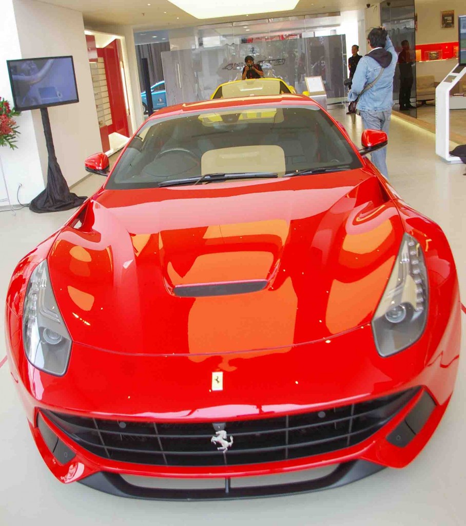 showroom ferrari jakarta
