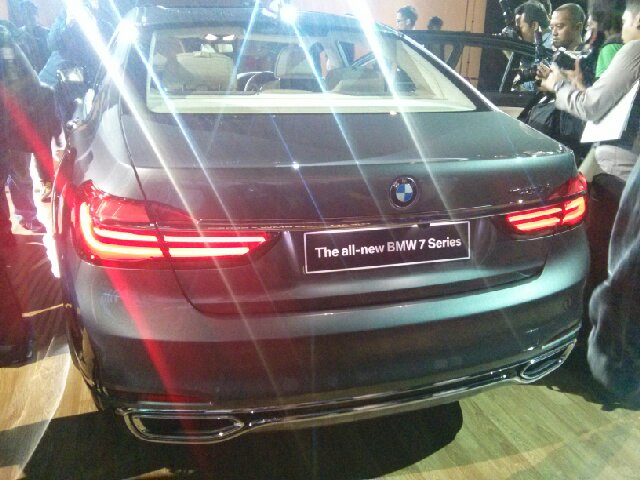 Buritan 7-Series nan semok dan menawan