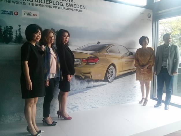 Jajaran direksi BMW bersama duta besar Swedia, Johanna Brismar Skoog