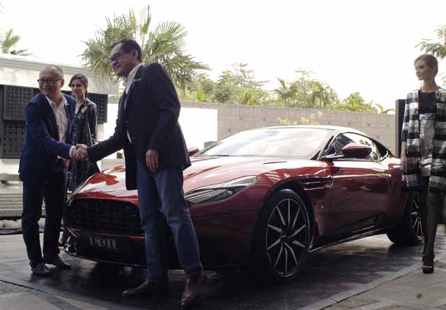 DB11
