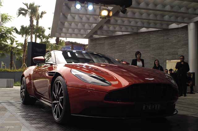 DB11