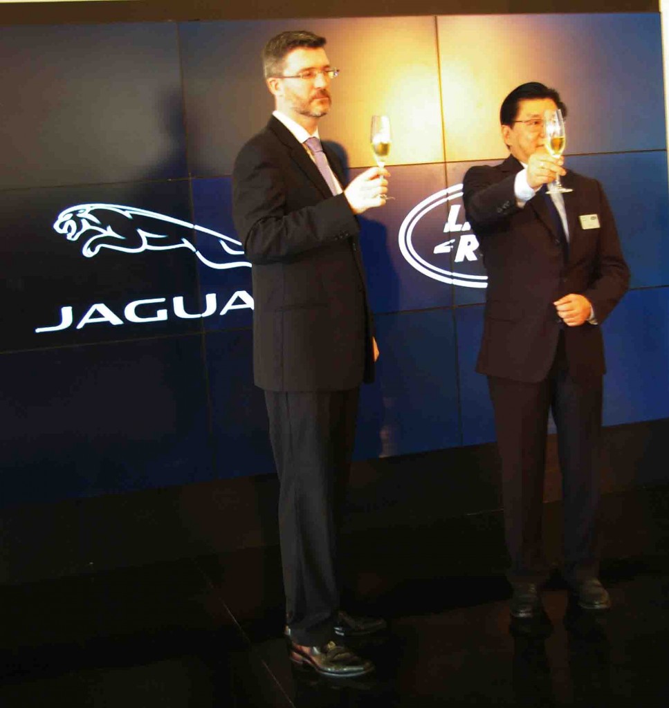 PERESMIAN DEALER JAGUAR LAND ROVER