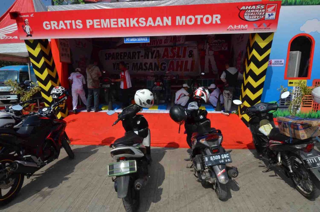 Pemudik Mobil mobil dan motor