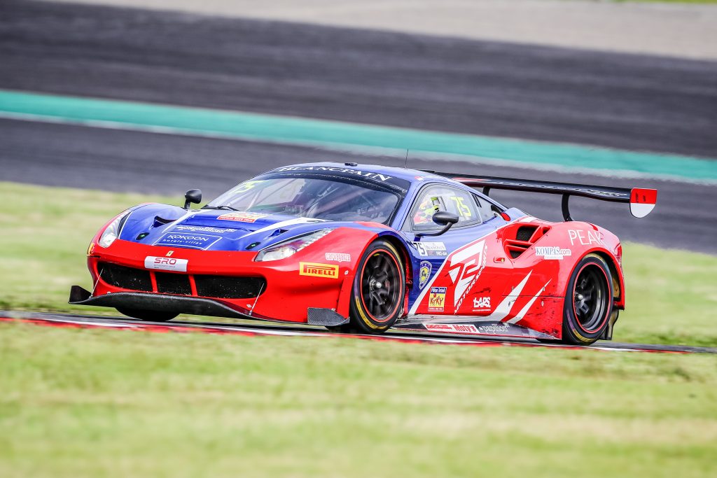 Rio Haryanto bersama T2 Motorsport