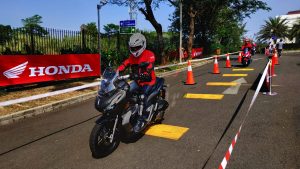 review honda adv150