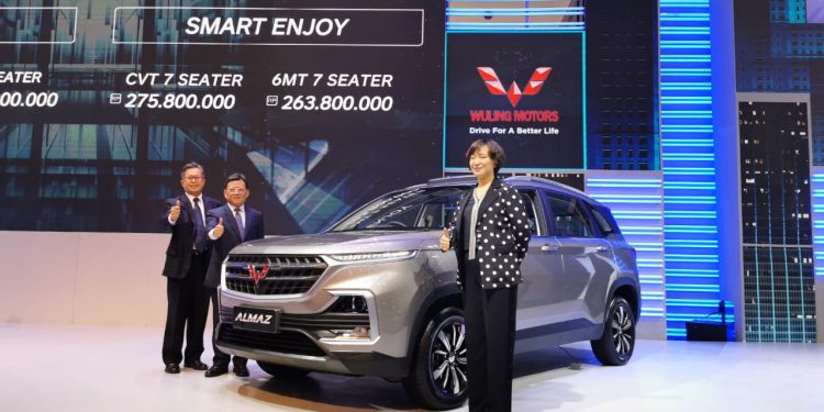 Servis mobil Wuling