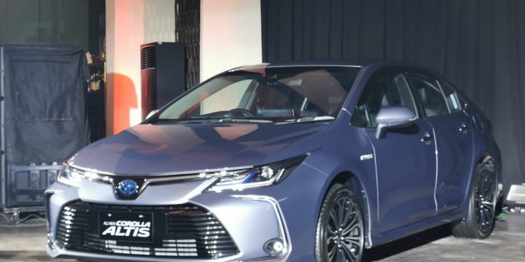 Mobil hybrid Toyota