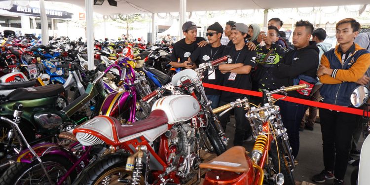 Para motor modifikasi di ajang Honda Modif Contest 2019 di kota Bandung, Jawa Barat.
