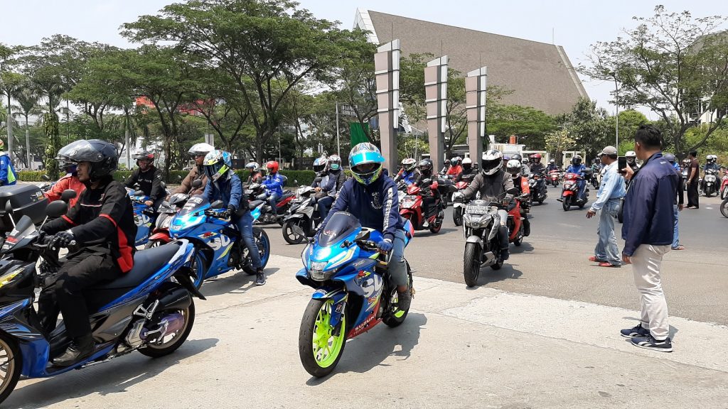 Ribuan pengguna sepeda motor Suzuki mengikuti Sunday Morning Ride (Sunmori) bersama.