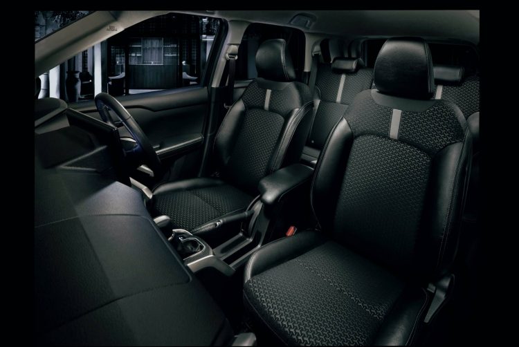 Interior Daihatsu Rocky versi modifikasi