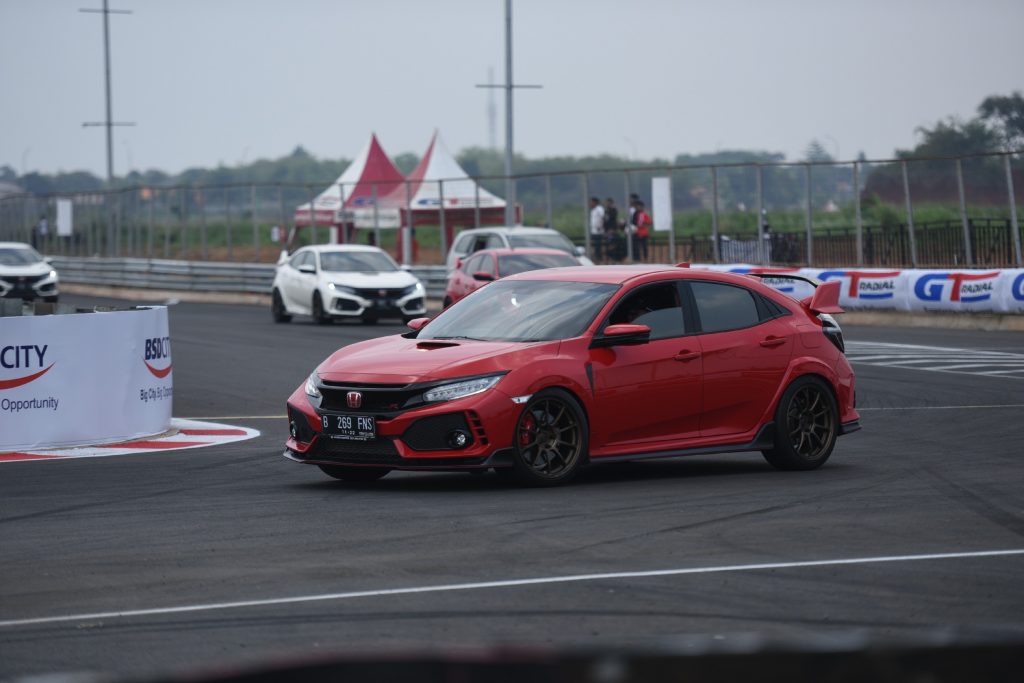 Honda Civic Type R cicipi sirkuit BSD