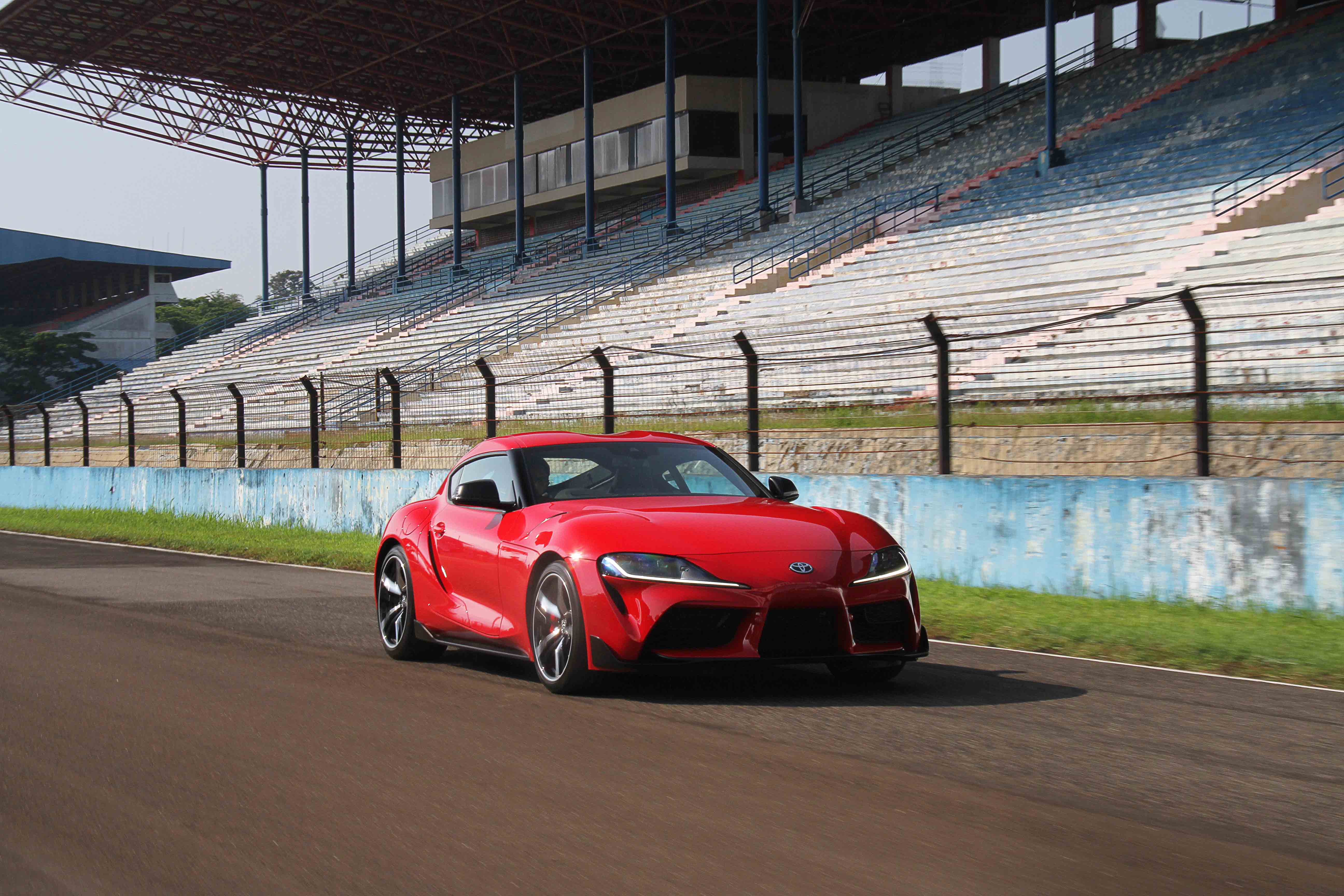 Toyota GR Supra, test drive di sirkuit Sentul. Photo: Toyota