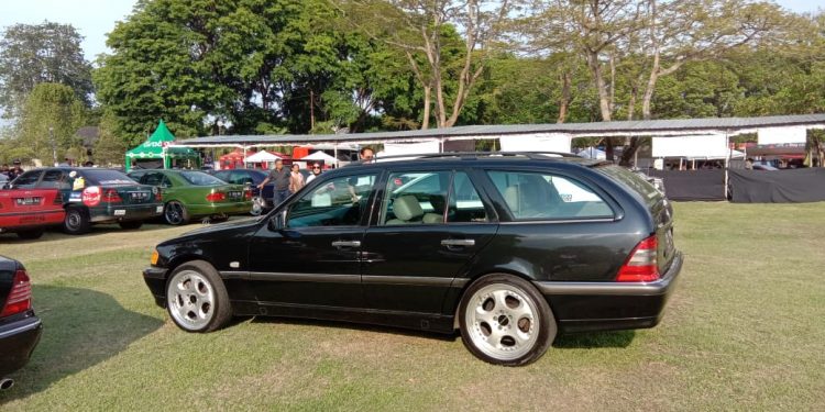 Ribuan mobil menghadiri Jambore Nasional Mercedes-Benz 2019. Jambore ini merupakan ke-14 dan digelar di Jogjakarta.