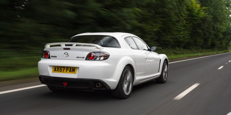 Mazda RX-8, punya mesin rotary dan pintu bergaya suicide door. 