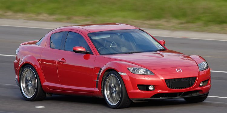 Mazda RX-8, punya mesin rotary dan pintu bergaya suicide door. 