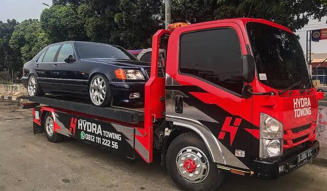 Biaya sewa truk towing di Jakarta.