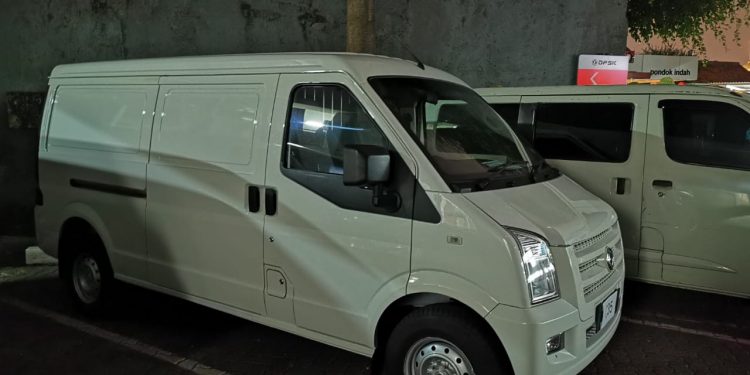 DFSK tipe Blind Van