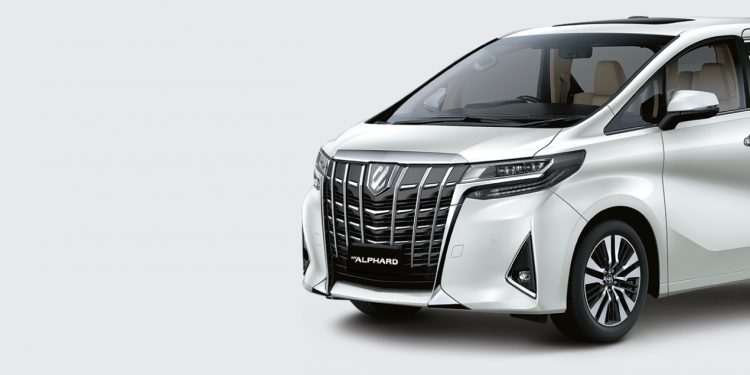 Wajah depan Toyota Alphard