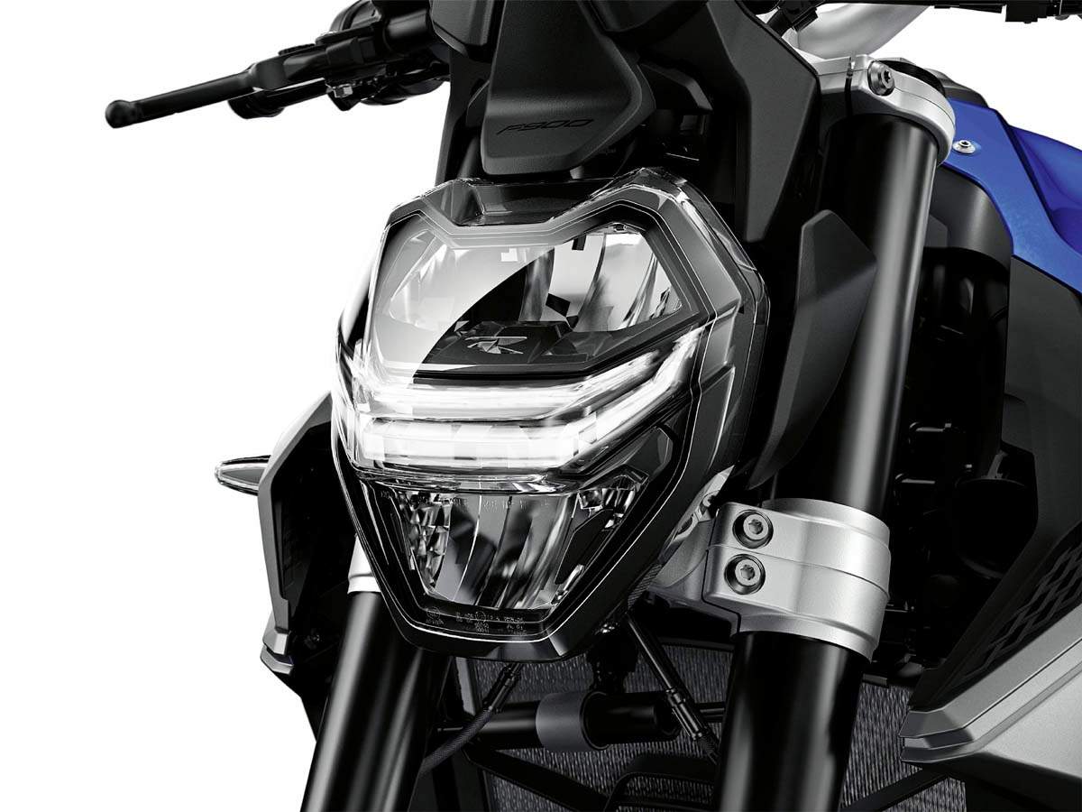 Lampu sudah memakai LED dan dilengkapi cornering adaptive headlight