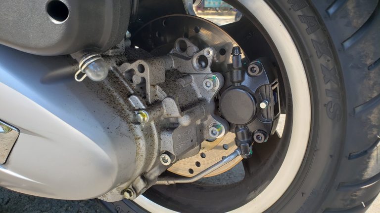Review Singkat Vespa GTS 150, Si Gembul Spesialis Jalan Santai