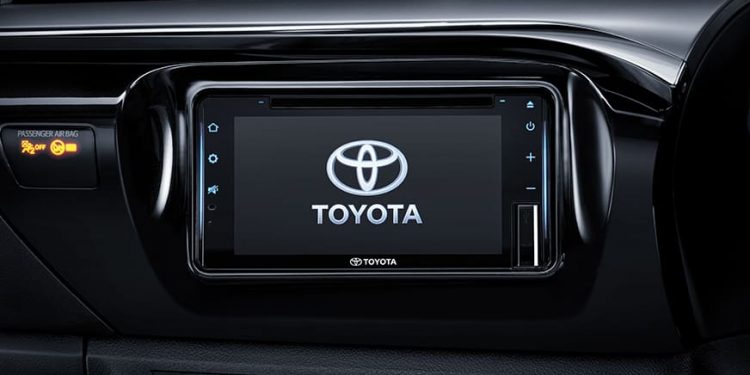 Head unit sudah memakai layar sentuh, photo: Toyota