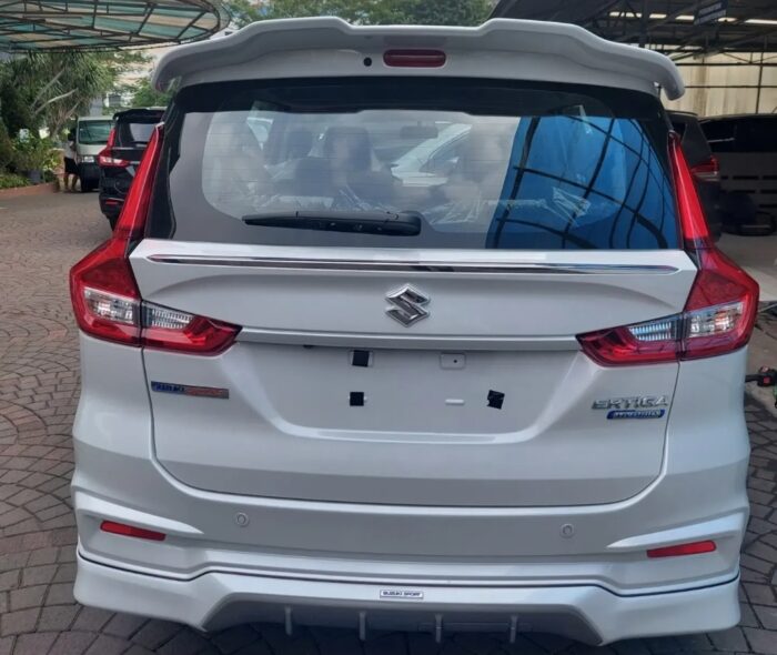 Bagian belakang Suzuki Ertiga hybrid