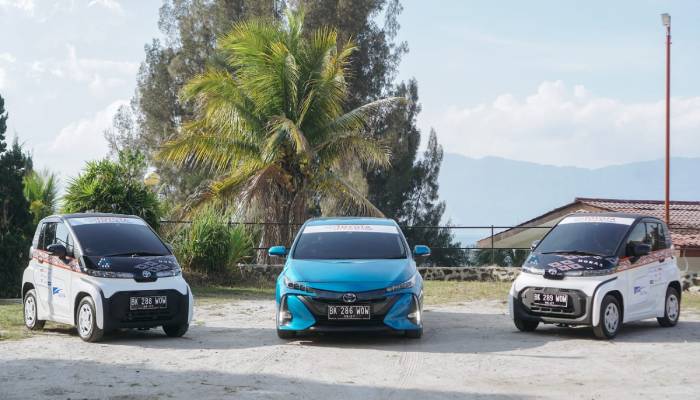 Mobil Listrik Toyota di Danau Toba