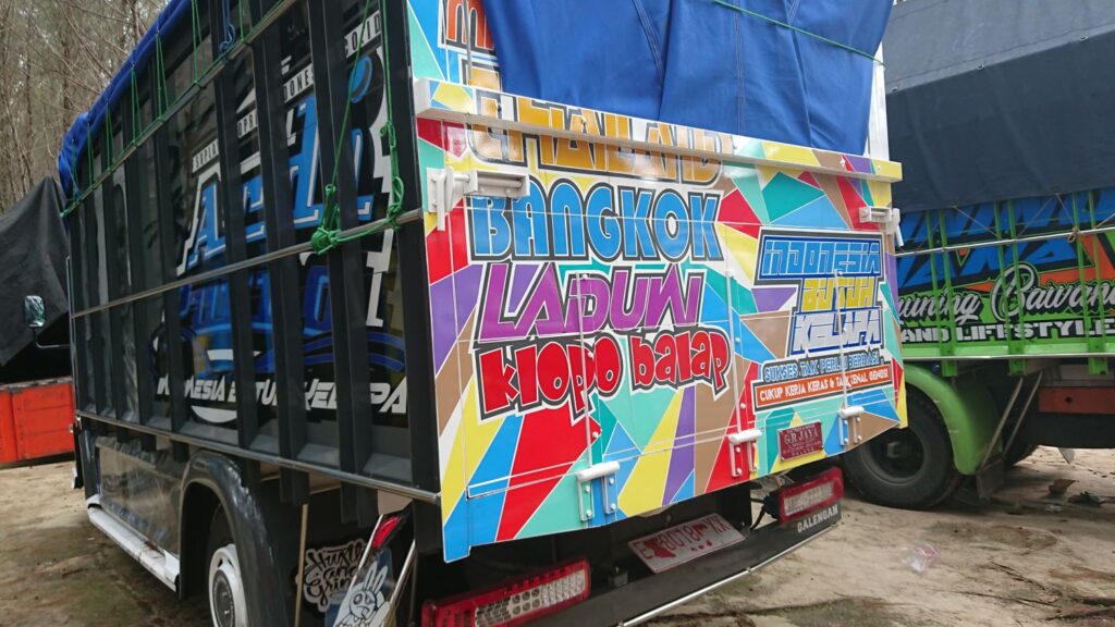 Mural truk kata bijak