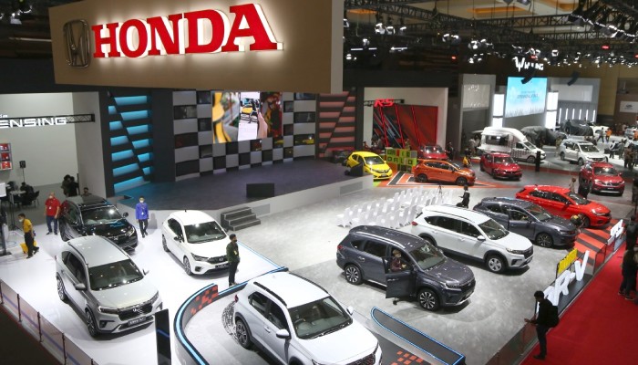 Selain mengantongi penjualan yang memuaskan, Honda juga meraih beberapa penghargaan untuk produk-produknya.