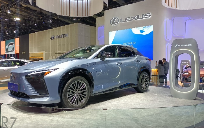 Sistem pengemudian All New Lexus RZ