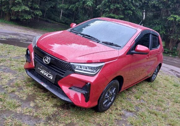 All New Daihatsu Ayla merah