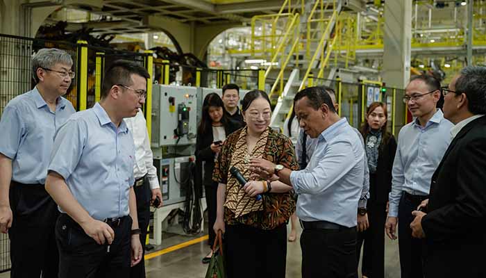 menteri investasi pabrik chery