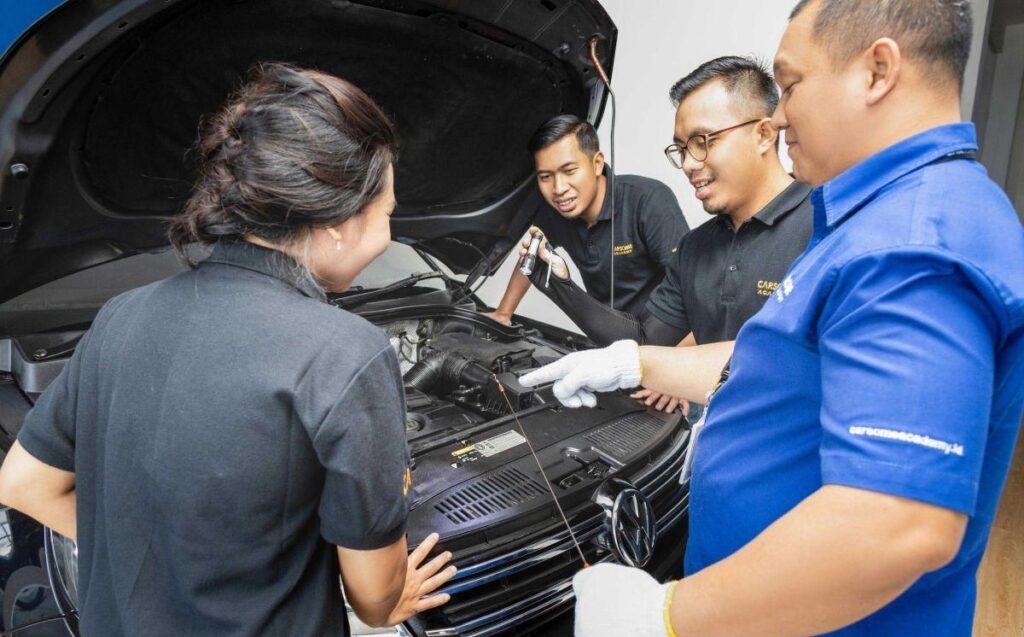 pelatihan inspeksi mobil CARSOME Academy