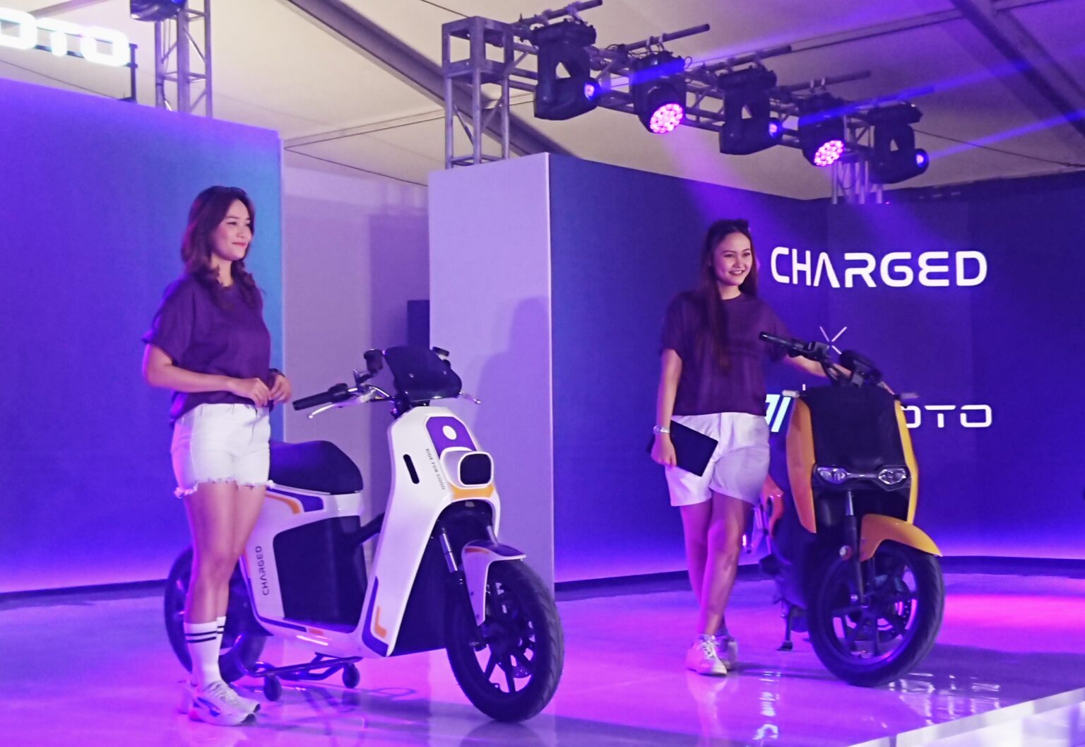 Kolaborasi Motor Listrik Charged dengan VMOTO, Targetkan 10 Juta Unit