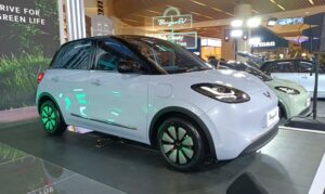 Perbandingan Wuling Binguo EV dan BYD Dolphin, Mana yang Lebih Oke?