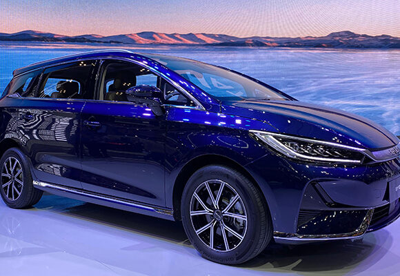 Spesifikasi BYD M6