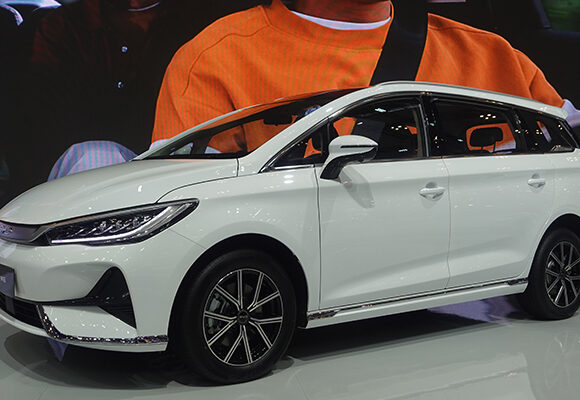 Spesifikasi BYD M6