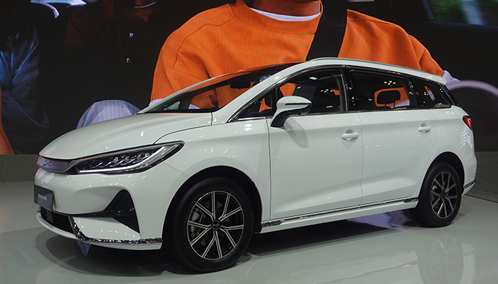 Spesifikasi BYD M6