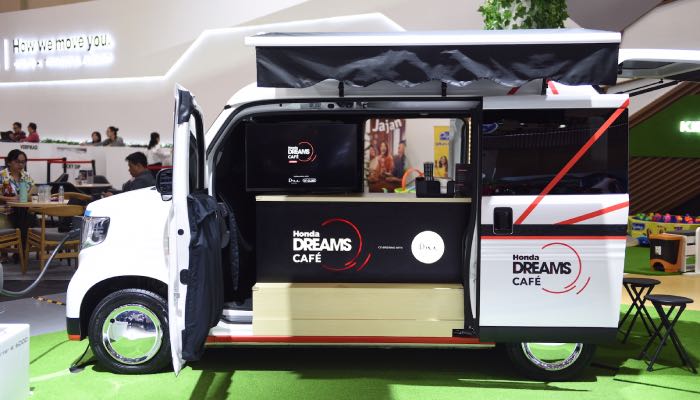 Pertama di Dunia, Honda Perlihatkan N-Van EV Prototype Berbentuk Mobile Cafe