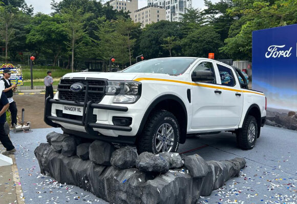 Harga Mobil Double Cabin