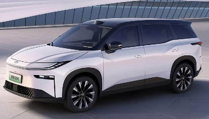 mobil listrik toyota
