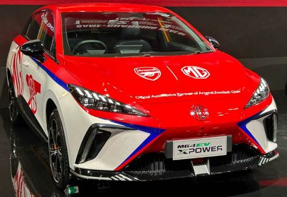 Penggemar Arsenal FC Merapat! Tengok Tampilan MG 4 EV X-Power Ini di IIMS 2025