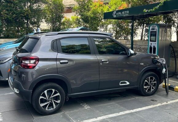Berapa Lama Ngecas Mobil Listrik? Ini Contohnya Pakai Citroen e-C3