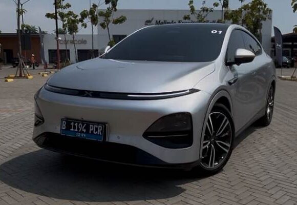 Parkir Otomatis Xpeng G6
