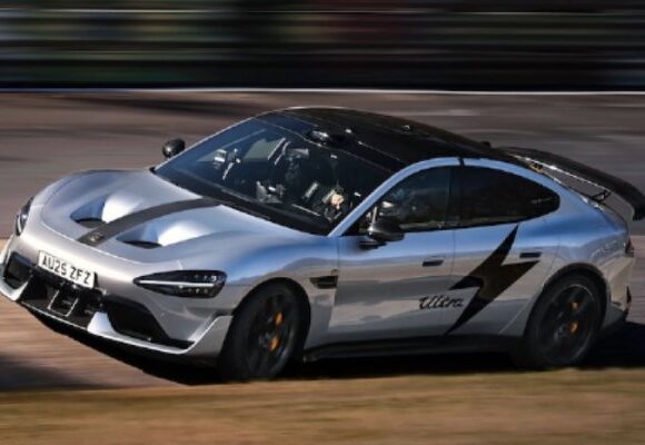 Xiaomi SU7 Ultra Cetak Rekor Waktu di Nürburgring